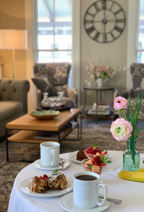 The Oak Bluffs Inn Екстер'єр фото